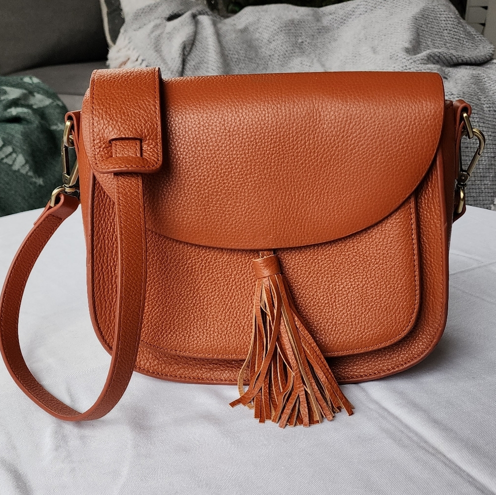 Gatta Lola Miel camera crossbody bag, perfect condition